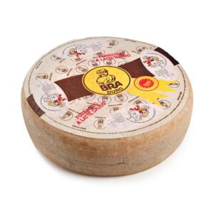 Bra duro aged- kravlji polutvrdi sir zanetti (dop Italija)